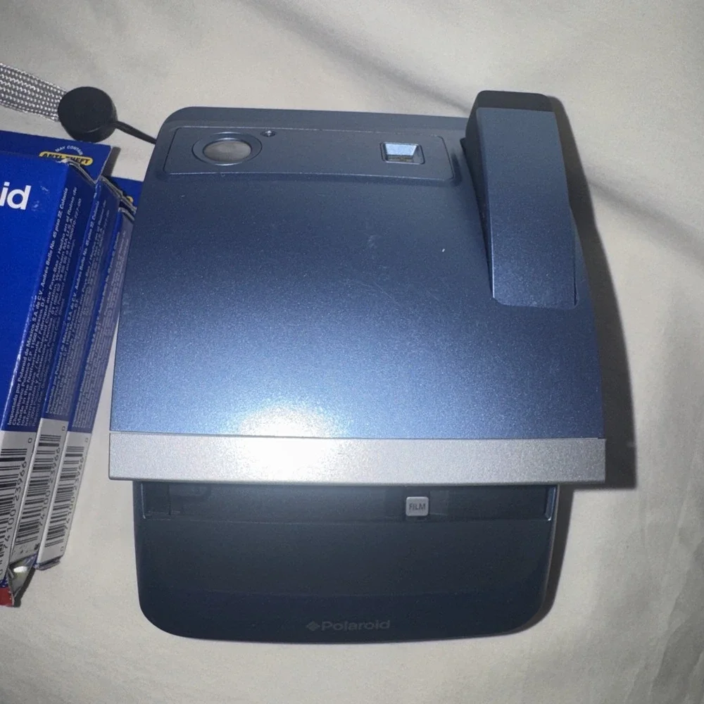 (3) Polaroid 600 - Color instant film Expired 2009 Polaroid One600 Camera Tested